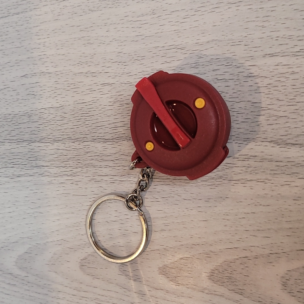 💰5$ ADD ON -Tupperware pressure cooker keychain